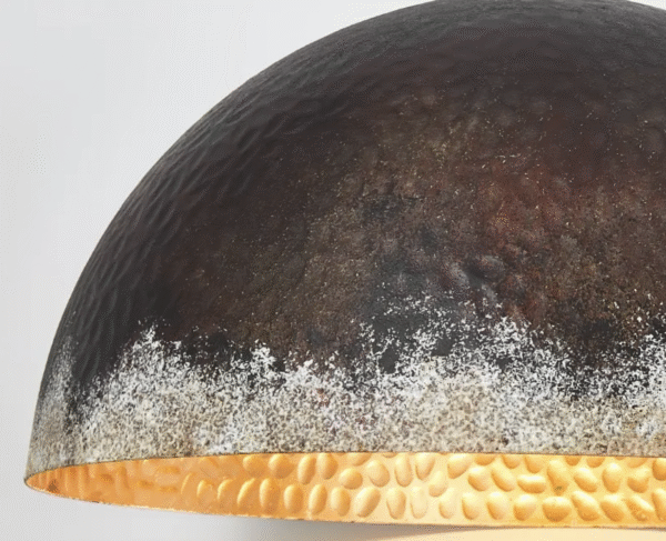 lampa sufitowa wisząca w stylu industrialnym