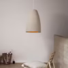 beżowa lampa w stylu wabi sabi